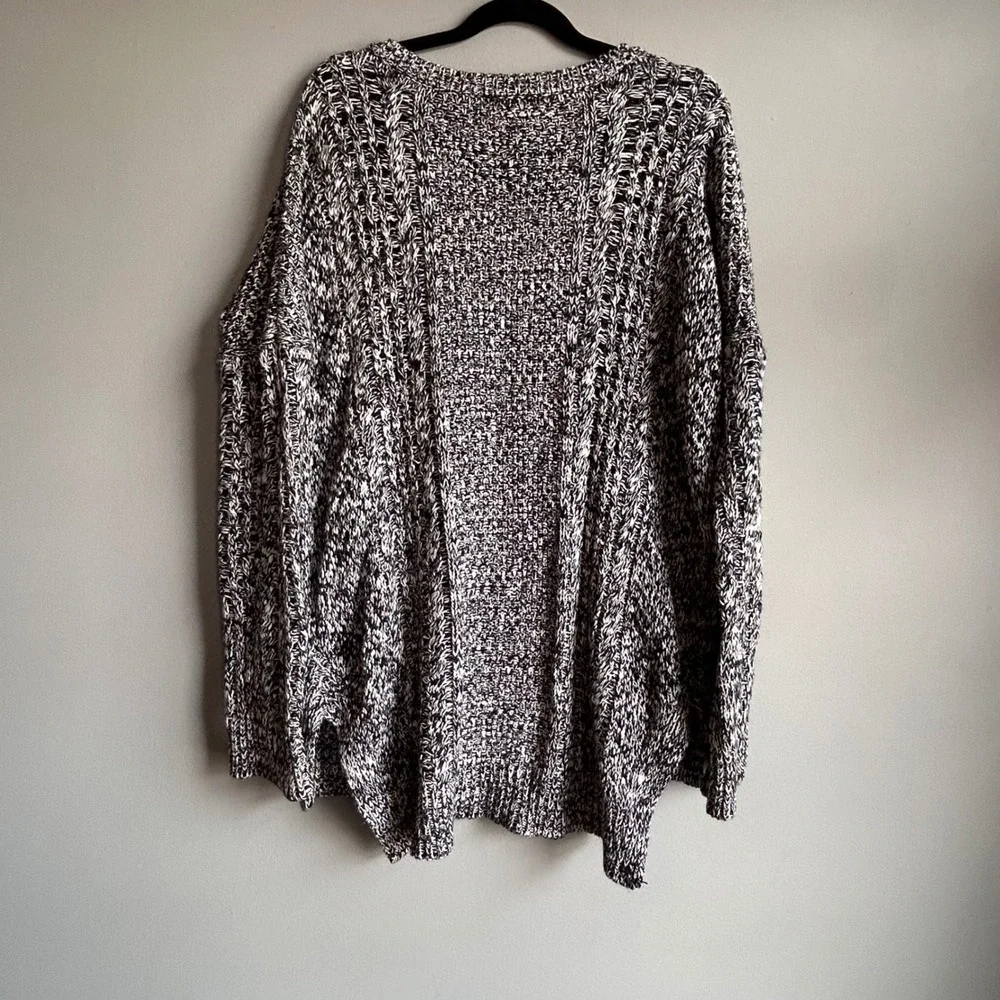 Express Womens Black White Marled Chunky Cable Knit Oversized Sweater Small - Picture 2 of 8